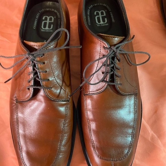 Allen Edmonds 10 1/2B - Picture 3 of 11